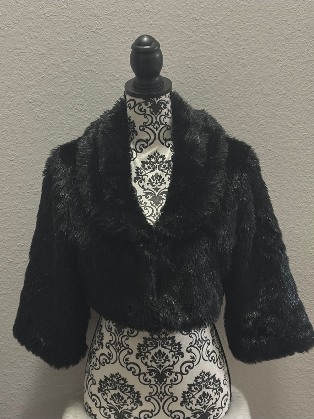 Mossimo Faux Fur Cropped Women's shrug coat
